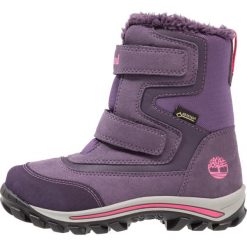 Timberland CHILLBERG 2STRAP GTX Śniegowce purple. Niebieskie buty zimowe damskie marki Timberland, z gumy. W wyprzedaży za 271,20 zł.