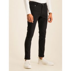 Jeansy Slim Fit Iceberg 23O36002. Czarne jeansy męskie Iceberg, m, bez wzorów. W wyprzedaży za 499,00 zł.