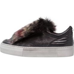 Trampki damskie slip on: Donna Carolina Tenisówki i Trampki nero
