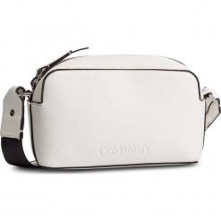 Torebka CALVIN KLEIN - Race Crossbody K60K604881 102. Białe listonoszki damskie marki Calvin Klein, ze skóry ekologicznej. Za 399,00 zł.