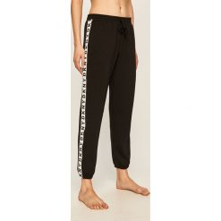 Dkny - Spodnie piżamowe. Szare piżamy damskie DKNY, s, z aplikacjami, z elastanu, bez rękawów. W wyprzedaży za 229,90 zł.