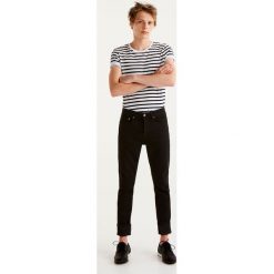 Jeansy slim comfort fit. Czarne jeansy męskie relaxed fit marki Pull&Bear. Za 89,90 zł.