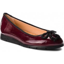 Baleriny UNISA - Alcot F18 Pcr Garnet Patent C. Czerwone baleriny damskie lakierowane Unisa, bez wzorów, bez obcasa, bez zapięcia. W wyprzedaży za 269,00 zł.
