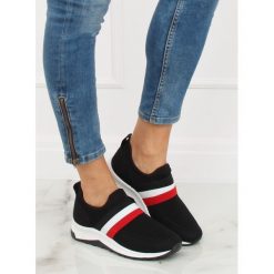Buty sportowe czarne MERCADO. Czarne buty sportowe damskie FunKee.pl, w paski, z tkaniny, sportowe. Za 92,69 zł.