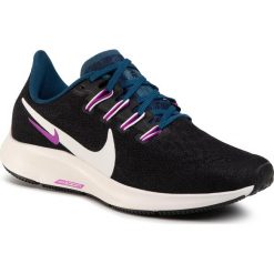 Buty NIKE - Air Zoom Pegasus 36 AQ2210 012 Black/Summit White. Czarne buty sportowe damskie Nike, bez wzorów, z tworzywa sztucznego, sportowe, do biegania. Za 499,00 zł.