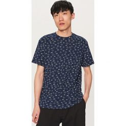 T-shirty męskie: T-shirt z motywem kotwicy – Granatowy
