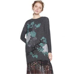 Desigual Damska koszulka Ts Kuni Gris Vigore Oscuro 18WWTK87 2043 (rozmiar XL). Koszulki damskie Desigual, xl, bez wzorów, bez kołnierzyka, bez rękawów. W wyprzedaży za 188,00 zł.