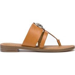 Guess Genera2 Japonki Brązowy. Pomarańczowe klapki damskie Guess, w paski, z materiału, bez obcasa. Za 435,95 zł.
