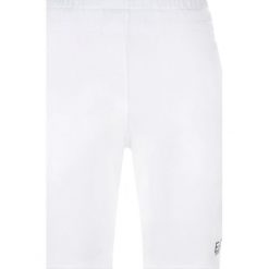 Szorty sportowe EA7 Emporio Armani 3GPS51 PJ05Z 1100. Białe spodenki sportowe męskie EA7 Emporio Armani, m, bez wzorów, z bawełny, sportowe. W wyprzedaży za 199,00 zł.