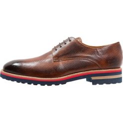 Melvin & Hamilton TOM Oksfordki wood. Pomarańczowe półbuty męskie marki Melvin & Hamilton, bez wzorów, ze skóry, na sznurówki. Za 719,00 zł.