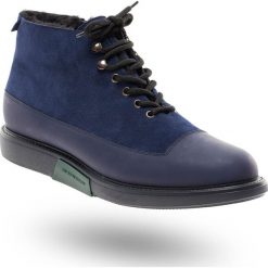 GRANATOWE PÓŁBUTY EMPORIO ARMANI Z FUTREM. Niebieskie buty trekkingowe męskie Emporio Armani, z gumy, na sznurówki. Za 914,50 zł.