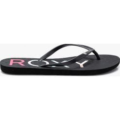 Roxy - Japonki. Czarne kapcie damskie marki Roxy, z materiału, na płaskiej podeszwie. Za 69,90 zł.