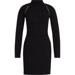 Sukienka codzienna Armani Exchange 6GYA77 YJZ3Z 1200. Czarne sukienki damskie Armani Exchange, na co dzień, m, bez wzorów, z elastanu, bez kołnierzyka, bez rękawów, proste. W wyprzedaży za 439,00 zł.