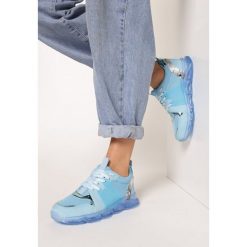 Niebieskie Sneakersy Thosiphae. Niebieskie sneakersy damskie Born2be. W wyprzedaży za 64,99 zł.