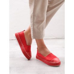 Czerwone Espadryle Free Mind. Czerwone espadryle damskie Born2be, bez wzorów, bez obcasa. W wyprzedaży za 39,99 zł.