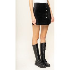 Spódnica trapezowa Calvin Klein Jeans J20J212938. Czarne spódniczki damskie Calvin Klein Jeans, l, bez wzorów, z elastanu, mini, trapezowe. W wyprzedaży za 339,00 zł.