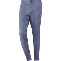 Chinosy męskie: Essentiel Antwerp KNOCK WAIST PANTS Chinosy blue