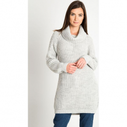 Jasnoszary długi sweter z golfem QUIOSQUE. Szare swetry oversize damskie QUIOSQUE, na zimę, z dzianiny. Za 219,99 zł.