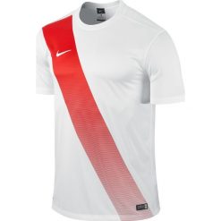 KOSZULKA NIKE SASH (645497-105). Białe koszulki sportowe męskie marki Nike, na lato, m, z materiału. Za 89,99 zł.