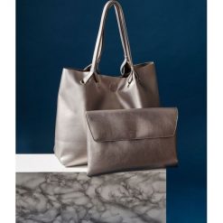TOREBKA DAMSKA. Brązowe torby damskie na zakupy marki Top Secret, ze skóry ekologicznej, duże. W wyprzedaży za 74,99 zł.