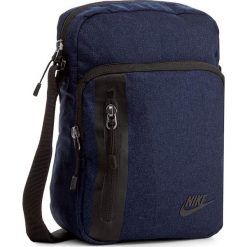 Saszetka NIKE - BA5268 451 Czarny. Czarne torby męskie skórzane Nike, bez wzorów, z materiału, młodzieżowe. W wyprzedaży za 79,00 zł.