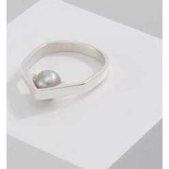 Vibe Harsløf IRIS Pierścionek silver. Szare pierścionki damskie marki Vibe Harsløf. W wyprzedaży za 482,30 zł.