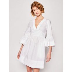 Sukienka codzienna TwinSet 201TT2072. Białe sukienki damskie Twinset, na co dzień, bez wzorów, z elastanu, bez kołnierzyka, bez rękawów, proste. Za 799,00 zł.