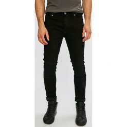 Brave Soul - Jeansy Kestrel. Czarne jeansy męskie skinny marki Brave Soul. W wyprzedaży za 89,90 zł.