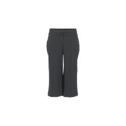 Spodnie treningowe Nike TECH FLEECE CAPRI. Czarne spodnie damskie Nike, s. W wyprzedaży za 279,20 zł.