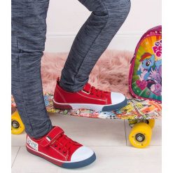 Trampki dziecięce Underline 95B1888 Czerwone. Czerwone trampki chłopięce Underline, bez wzorów, ze skóry, na rzepy. Za 36,00 zł.
