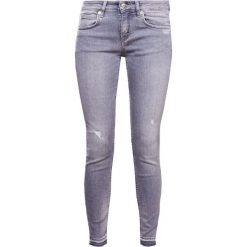 DRYKORN PAY Jeans Skinny Fit light grey denim. Szare rurki damskie DRYKORN. W wyprzedaży za 496,30 zł.