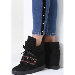 Czarne Sneakersy Want Me. Czarne sneakersy damskie marki vices, z satyny. Za 119,99 zł.