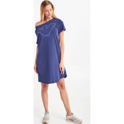 KOSZULA NOCNA EMPORIO ARMANI. Koszule nocne damskie Emporio Armani Swimwear, xs, bez wzorów, z materiału, bez kołnierzyka, bez rękawów. Za 309,00 zł.