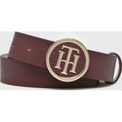 Tommy Hilfiger - Pasek. Brązowe paski damskie marki TOMMY HILFIGER, w paski, ze skóry. Za 269,90 zł.