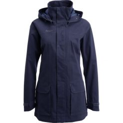 Bergans SYVDE Kurtka hardshell dark navy/nightblue. Niebieskie kamizelki damskie marki Bergans, s, bez wzorów, z elastanu, sportowe, bez kaptura. W wyprzedaży za 734,30 zł.