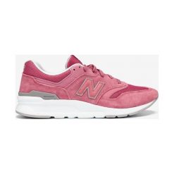 New Balance 997 Tenisówki Różowy. Różowe trampki i tenisówki damskie New Balance, bez wzorów, ze skóry, bez zapięcia. Za 430,95 zł.