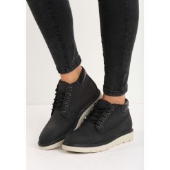 Czarne Traperki Great Deal. Czarne buty zimowe damskie Born2be, z okrągłym noskiem, na niskim obcasie. Za 99,99 zł.
