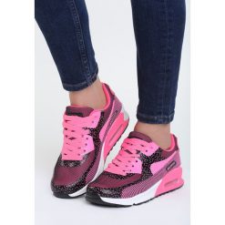 Ciemno Różowe Buty Sportowe Candy. Czerwone buty sportowe damskie marki KALENJI, z gumy. Za 89,99 zł.