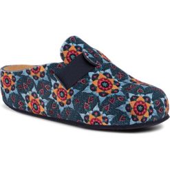 Kapcie SCHOLL - Lareth F27597 1539 350 Blue/Multi. Niebieskie klapki damskie Scholl, z materiału. W wyprzedaży za 219,00 zł.
