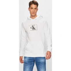 Calvin Klein Jeans - Bluza. Białe bluzy męskie Calvin Klein Jeans, m, bez wzorów, z bawełny, z kapturem, bez rękawów, z kapturem. W wyprzedaży za 239,90 zł.