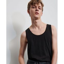 Tank top z bawełny organicznej - Czarny. Czarne t-shirty męskie Reserved, s, bez wzorów, z bawełny, bez kołnierzyka. Za 29,99 zł.