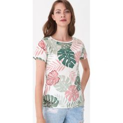 T-shirt z tropikalnym motywem - Kremowy. Białe t-shirty damskie House, s, bez wzorów, bez kołnierzyka. Za 39,99 zł.