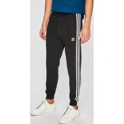 Adidas Originals - Spodnie. Czarne spodnie męskie adidas Originals, na co dzień, xl, bez wzorów, z bawełny, casualowe. Za 249,90 zł.