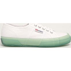Superga - Tenisówki. Białe trampki i tenisówki damskie Superga, bez wzorów, z gumy, na sznurówki. W wyprzedaży za 229,90 zł.