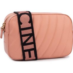 Torebka COCCINELLE - FV3 Mini Bag E5 FV3 55 I1 19 English Rose P50. Różowe listonoszki damskie Coccinelle, bez wzorów, ze skóry, bez dodatków. Za 849,00 zł.