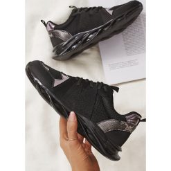 Czarne Sneakersy Gathalise. Czarne sneakersy damskie Renee. W wyprzedaży za 104,99 zł.