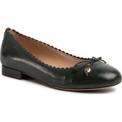 Baleriny LAUREN RALPH LAUREN - Glennie 802714739007 Racing Grn. Zielone baleriny damskie Lauren Ralph Lauren, bez wzorów, ze skóry ekologicznej, klasyczne, bez obcasa, na płaskiej podeszwie, bez zapięcia. Za 429,00 zł.