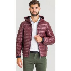 KURTKA EMPORIO ARMANI. Czerwone płaszcze męskie Emporio Armani, m, bez wzorów, z puchu, z kapturem. Za 1789,00 zł.