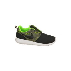 Buty Dziecko Nike Roshe One Print Gs 677782-008. Czarne trampki chłopięce marki Nike. Za 239,99 zł.