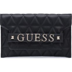 Guess Laiken Mini Kopertówka Czarny. Czarne kopertówki damskie Guess, w paski, z materiału, bez dodatków. Za 388,95 zł.